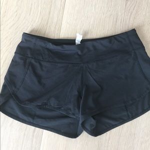 New! Lululemon speed short. Size 6